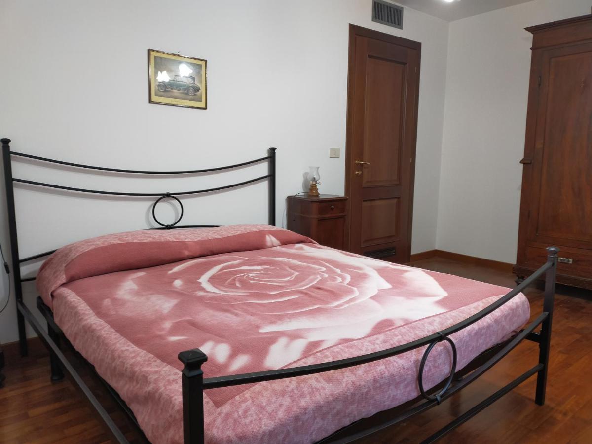 カステルデルフィーノ La Misun De Ciafre Bed & Breakfast エクステリア 写真